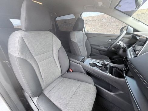 Certified 2021 Nissan Rogue SV image 29