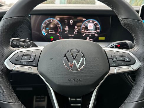 New 2026 Volkswagen Tiguan SE R-Line FWD image 21