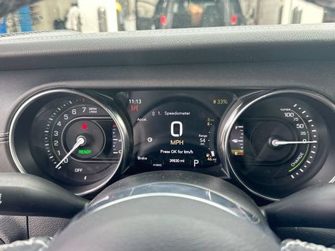 Used 2021 Jeep Wrangler Unlimited Sahara w/ Cold Weather Group AWD/4WD image 17