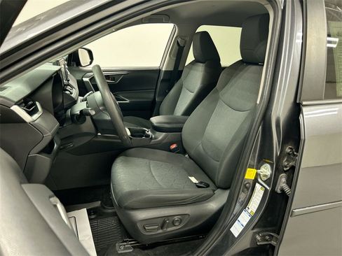 Used 2020 Toyota RAV4 XLE image 9
