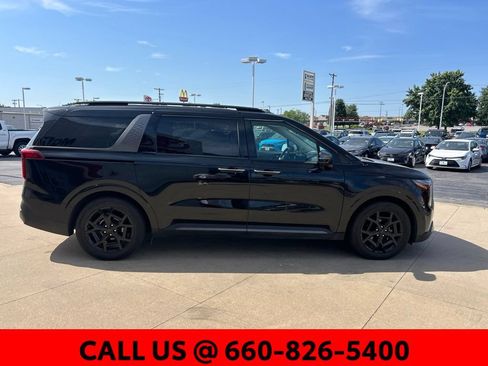 Used 2025 Kia Carnival SX w/ SX Dark Edition Package FWD image 4