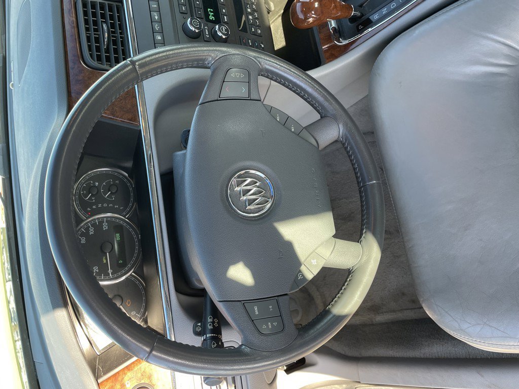 Used 2005 Buick LaCrosse CXS w/ Gold Convenience Package FWD image 8