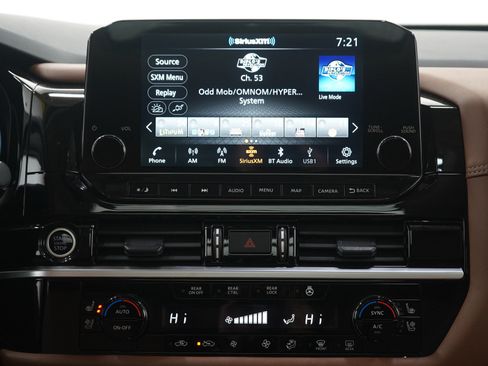 Used 2024 Nissan Pathfinder Platinum w/ Cargo Package image 16