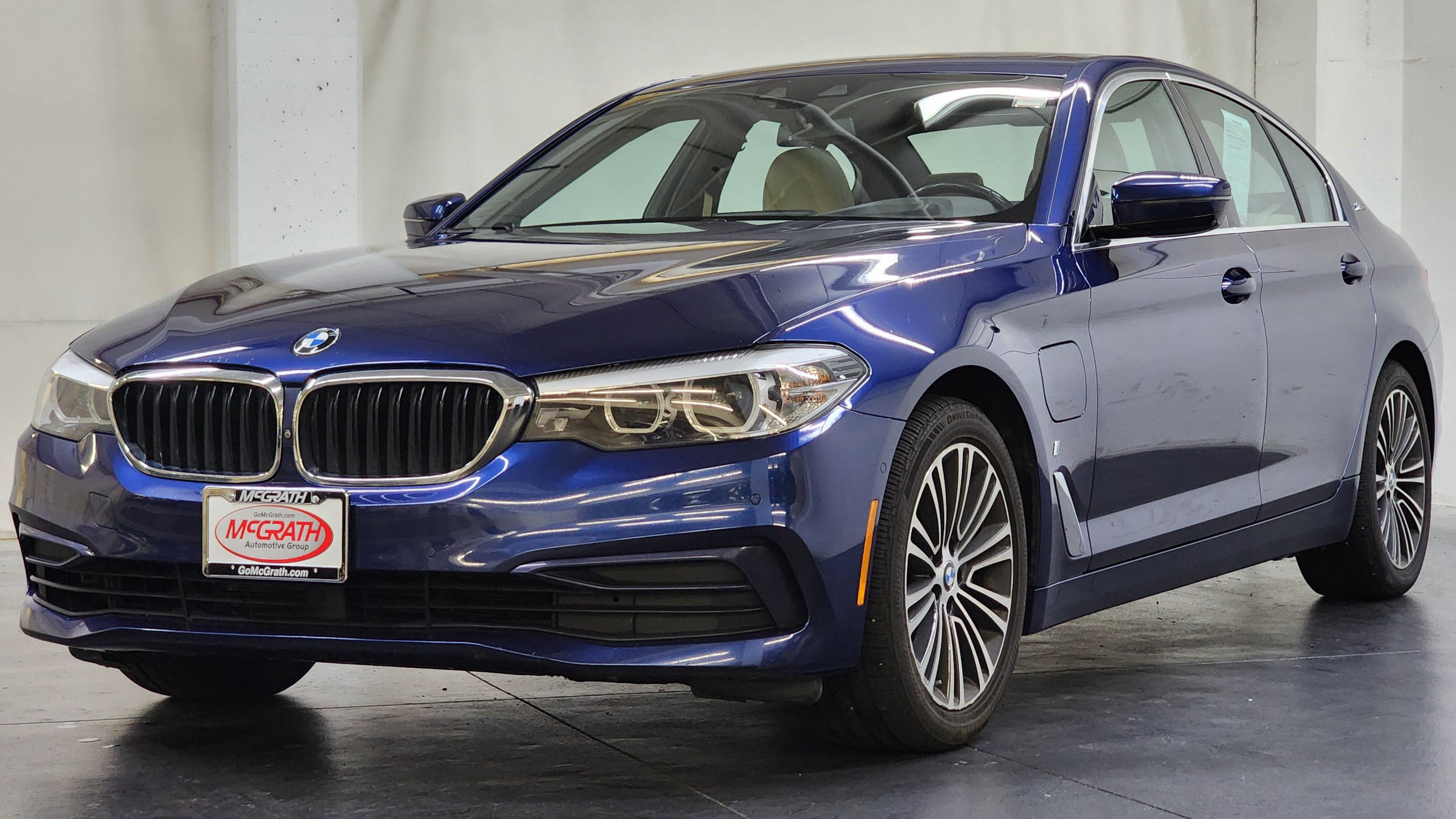 Used 2019 BMW 530e xDrive w/ Premium Package AWD/4WD image 12