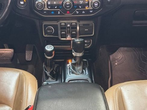 Used 2021 Jeep Wrangler Unlimited Sahara w/ Cold Weather Group AWD/4WD image 17