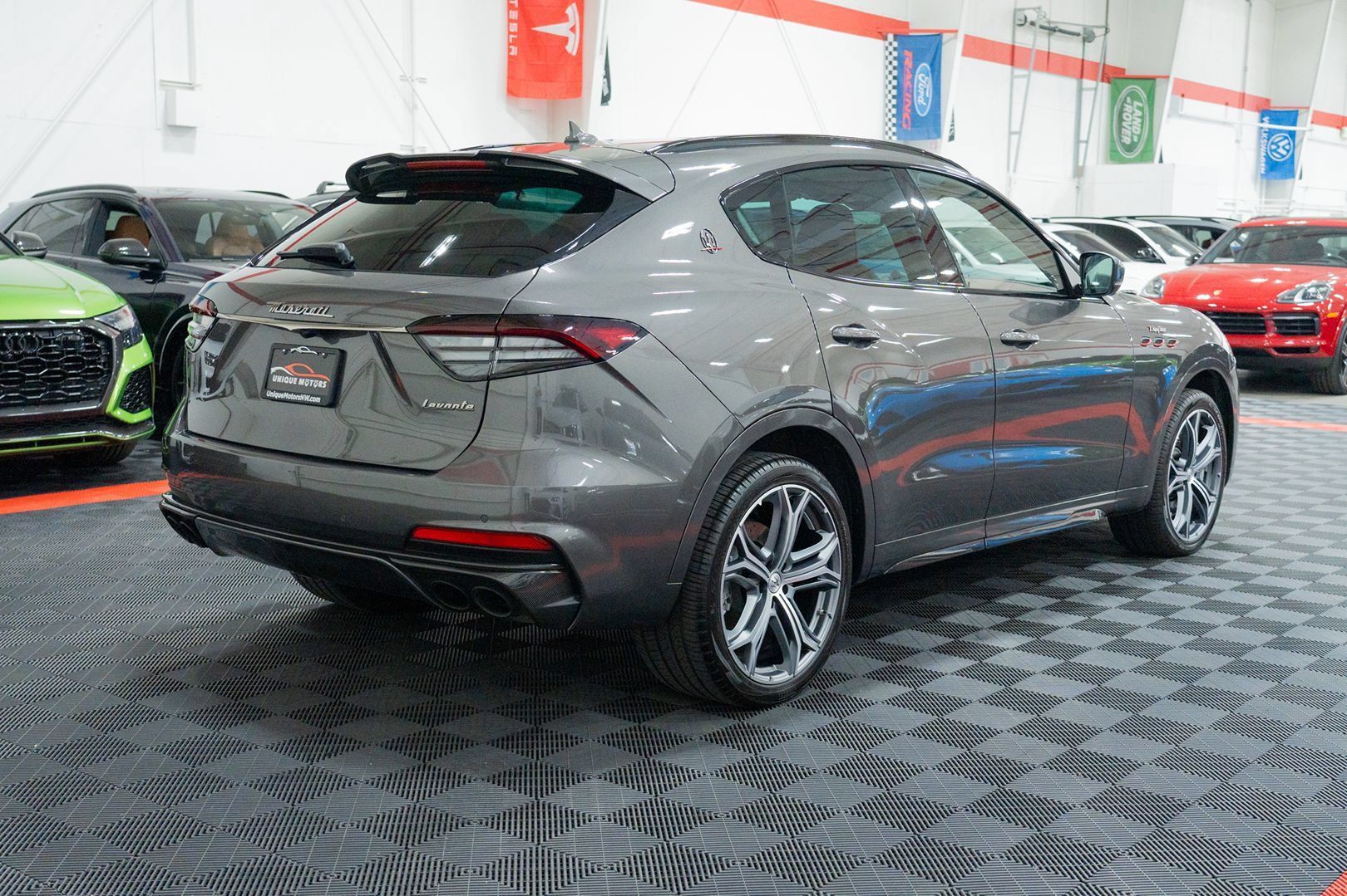 Used 2021 Maserati Levante Trofeo AWD/4WD image 8