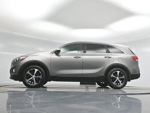 Used 2017 Kia Sorento EX image 51