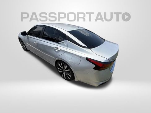 Used 2022 Nissan Altima 2.5 SR FWD image 2