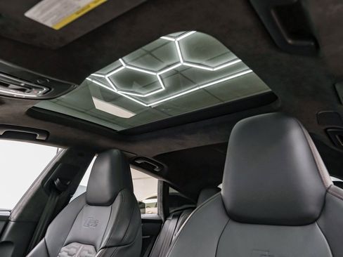 Used 2021 Audi RS 7 Sportback w/ Carbon Optic Package image 33