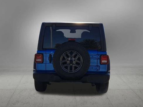 Used 2024 Jeep Wrangler Sport S image 5