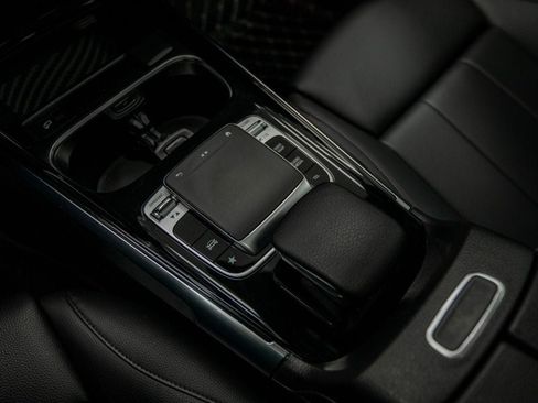 Used 2020 Mercedes-Benz GLB 250 4MATIC image 22