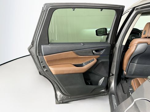 Used 2023 Acura MDX SH-AWD w/ Advance Package image 27