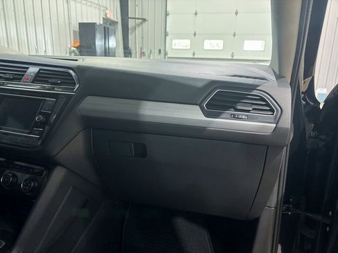 Used 2022 Volkswagen Tiguan S image 27
