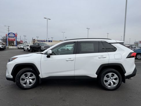 Used 2021 Toyota RAV4 LE image 16