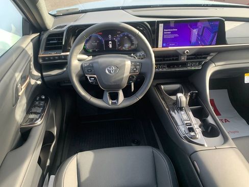 New 2025 Toyota Crown Signia XLE image 15