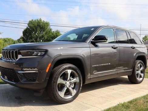 New 2025 Jeep Grand Cherokee Limited w/ Luxury Tech Group II image 7