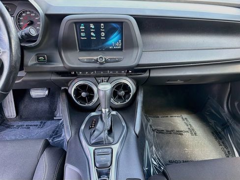 Used 2018 Chevrolet Camaro LT RWD image 18