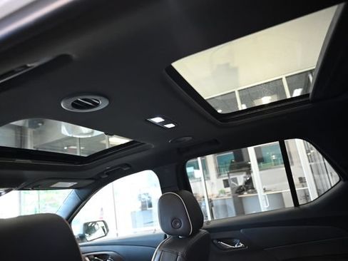 Used 2022 Chevrolet Traverse Premier w/ LPO, Floor Liner Package AWD/4WD image 21