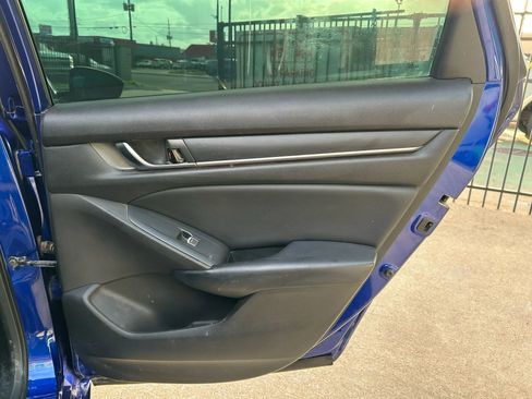 Used 2018 Honda Accord Sport image 17