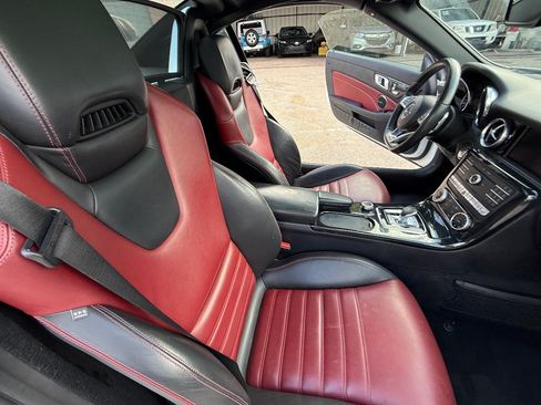Used 2018 Mercedes-Benz SLC 300 w/ Premium 1 Package image 17