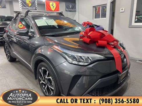 Used 2022 Toyota C-HR XLE FWD image 8