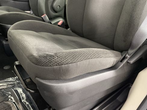 Used 2018 Dodge Grand Caravan SE w/ UConnect Hands-Free Group FWD image 16