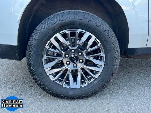 Used 2025 Chevrolet Suburban Z71 AWD/4WD image 9