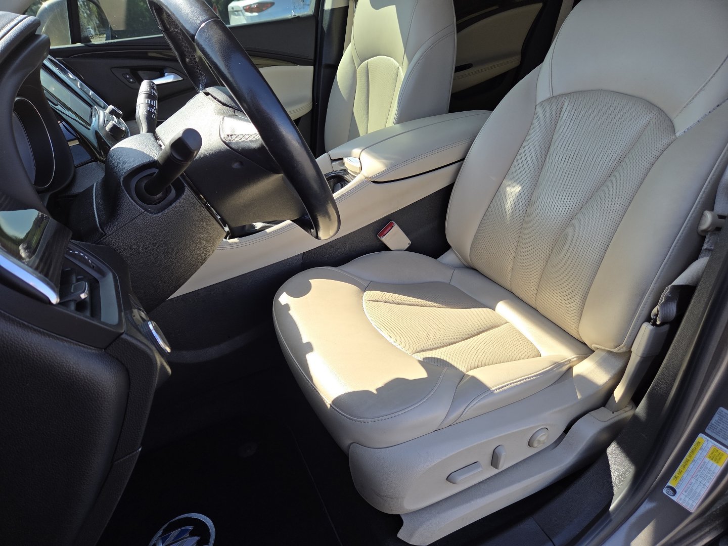Used 2019 Buick Envision Essence FWD image 26