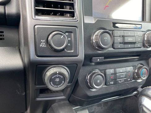 Used 2018 Ford F150 XLT w/ Equipment Group 302A Luxury AWD/4WD image 16