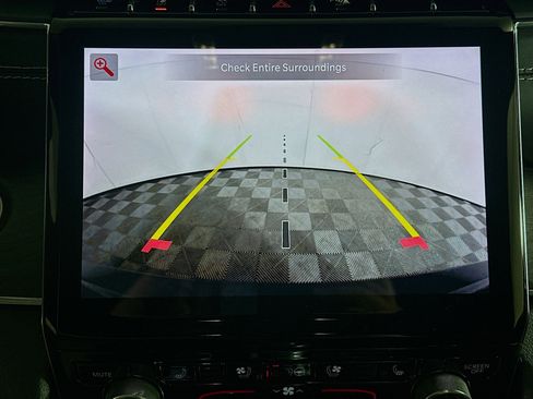 Used 2022 Jeep Grand Cherokee Overland w/ Luxury Tech Group IV image 23