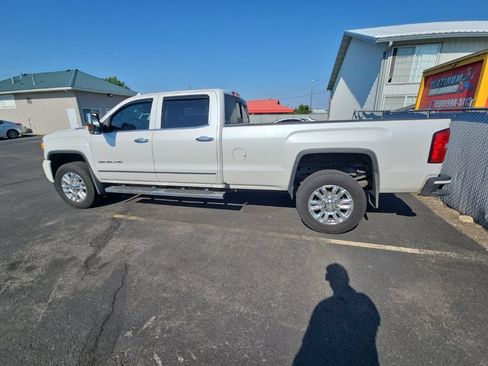 Used 2019 GMC Sierra 3500 Denali w/ Duramax Plus Package AWD/4WD image 7