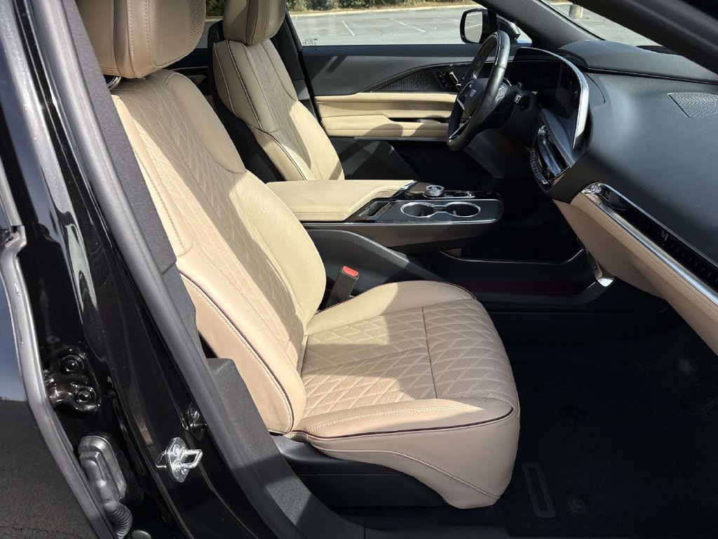 Certified 2026 Cadillac Lyriq Signature Luxury w/ Nappa Leather Package AWD/4WD image 7