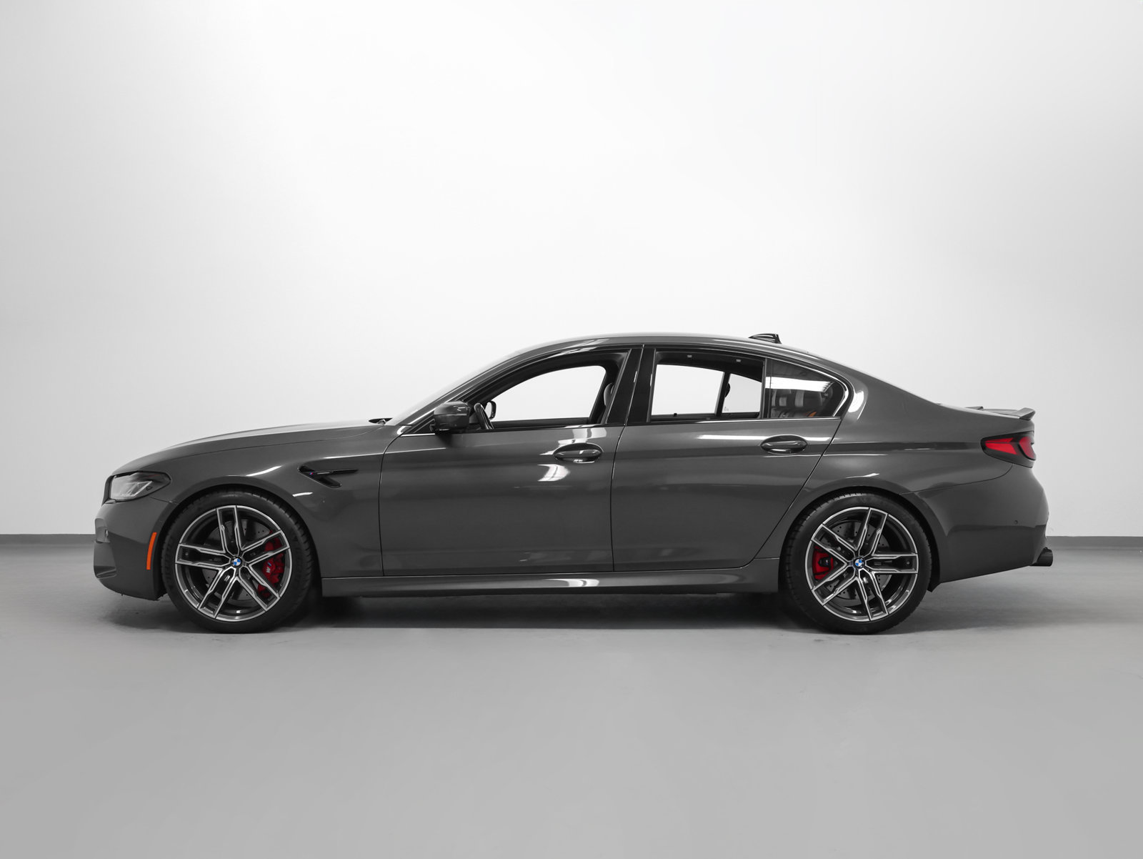 Used 2022 BMW M5 w/ Competition Package AWD/4WD image 2