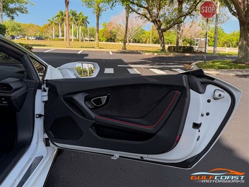 Used 2020 Lamborghini Huracan EVO AWD/4WD image 38