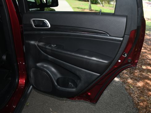 Used 2022 Jeep Grand Cherokee Limited AWD/4WD image 19