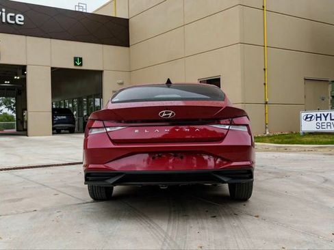 Certified 2022 Hyundai Elantra SEL w/ Cargo Package image 5