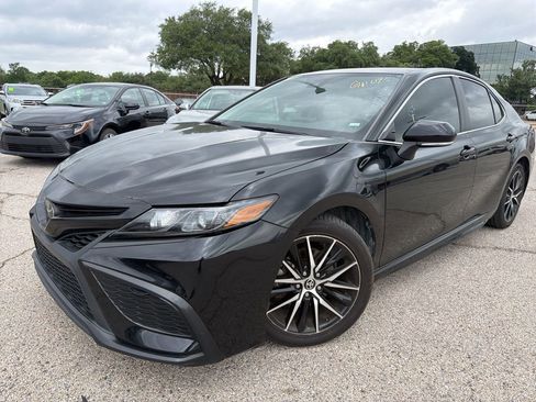 Used 2023 Toyota Camry SE w/ Audio Upgrade Package image 1