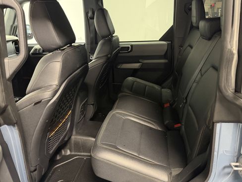 Used 2023 Ford Bronco Badlands w/ Sasquatch Package image 25