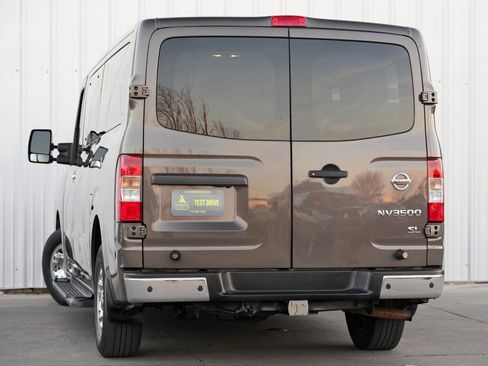 Used 2017 Nissan NV 3500 SL image 5