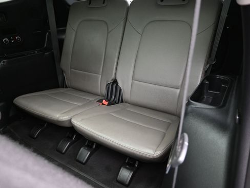 Used 2017 Hyundai Santa Fe Limited image 42