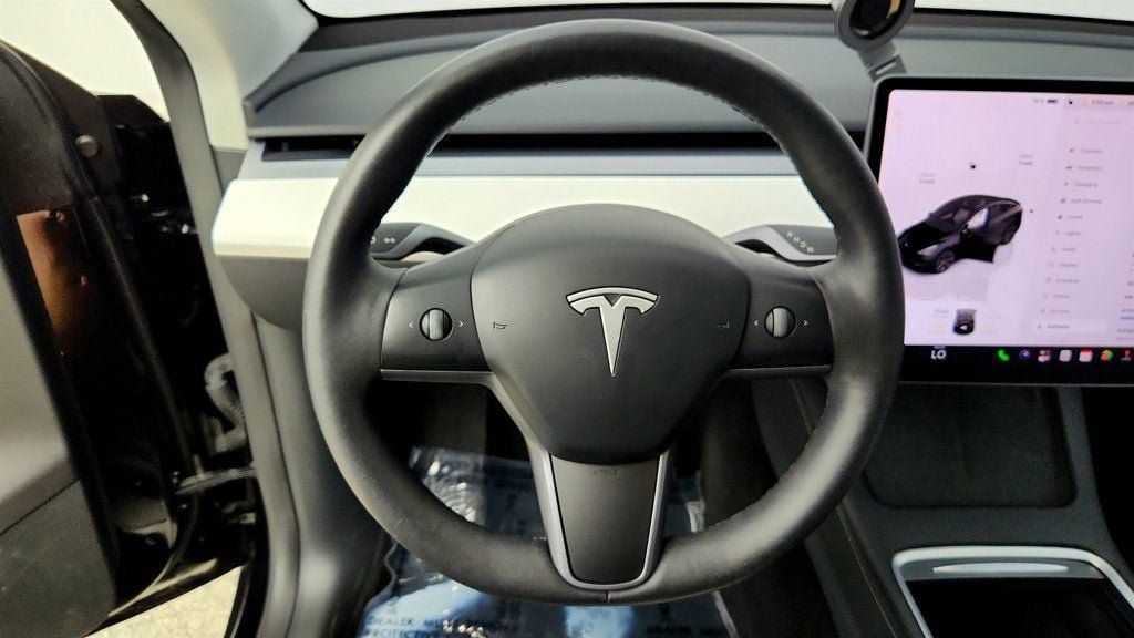 Used 2025 Tesla Model Y Long Range AWD/4WD image 13
