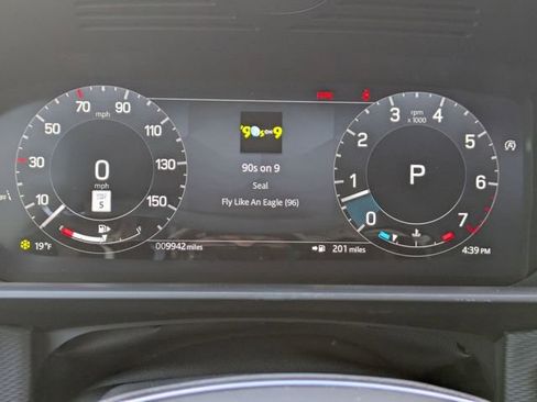 Used 2025 Land Rover Discovery Dynamic SE image 8