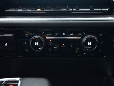 Used 2022 Chevrolet Silverado 1500 LTZ image 34