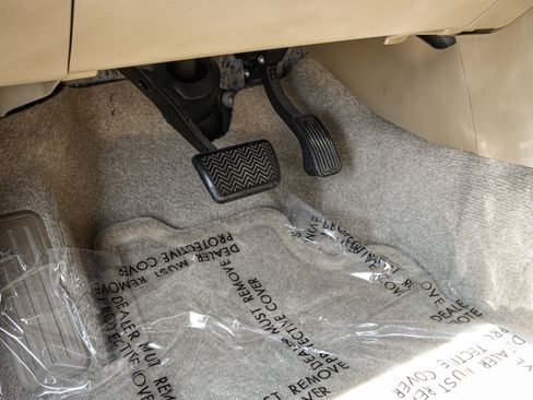 Used 2011 Toyota RAV4 2WD w/ Base L4 Extra Value Pkg image 17