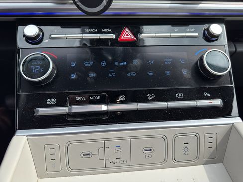 Used 2025 Hyundai Santa Fe Calligraphy AWD/4WD image 14