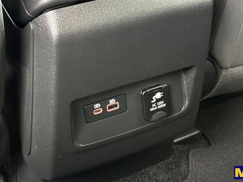 Used 2024 Nissan Frontier SV w/ Technology Package image 15