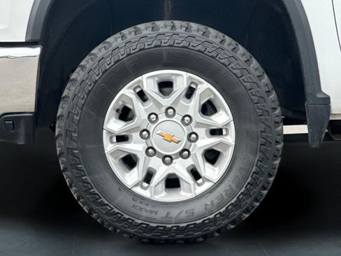 Used 2022 Chevrolet Silverado 3500 LT w/ Convenience Package AWD/4WD image 28