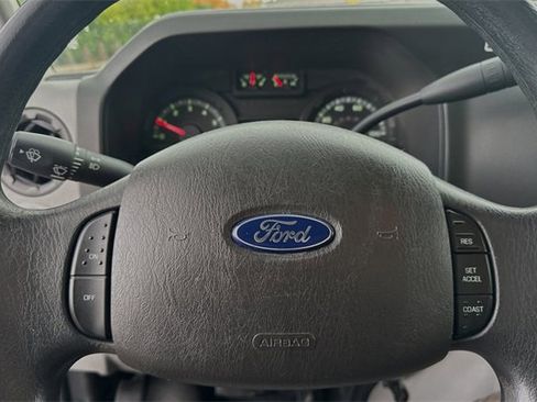 Used 2016 Ford E-350 and Econoline 350 Super Duty image 18