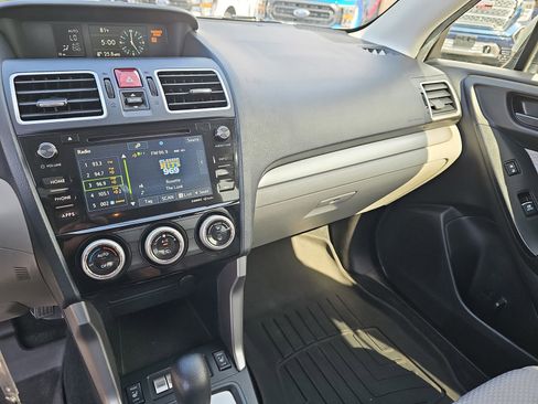 Used 2018 Subaru Forester 2.5i Premium AWD/4WD image 22