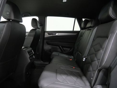 Used 2024 Volkswagen Atlas Cross Sport SE AWD/4WD image 23